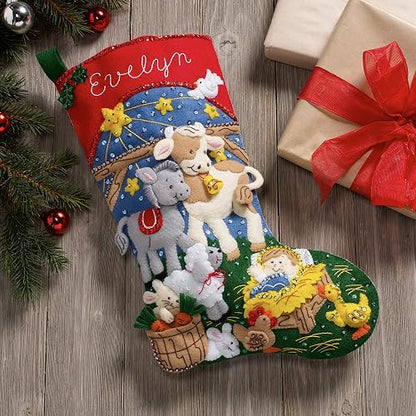 Bucilla - Apliques de fieltro para hacer medias de 18 pulgadas, belén de Navidad, perfecto para manualidades y manualidades, 89531E, blanco