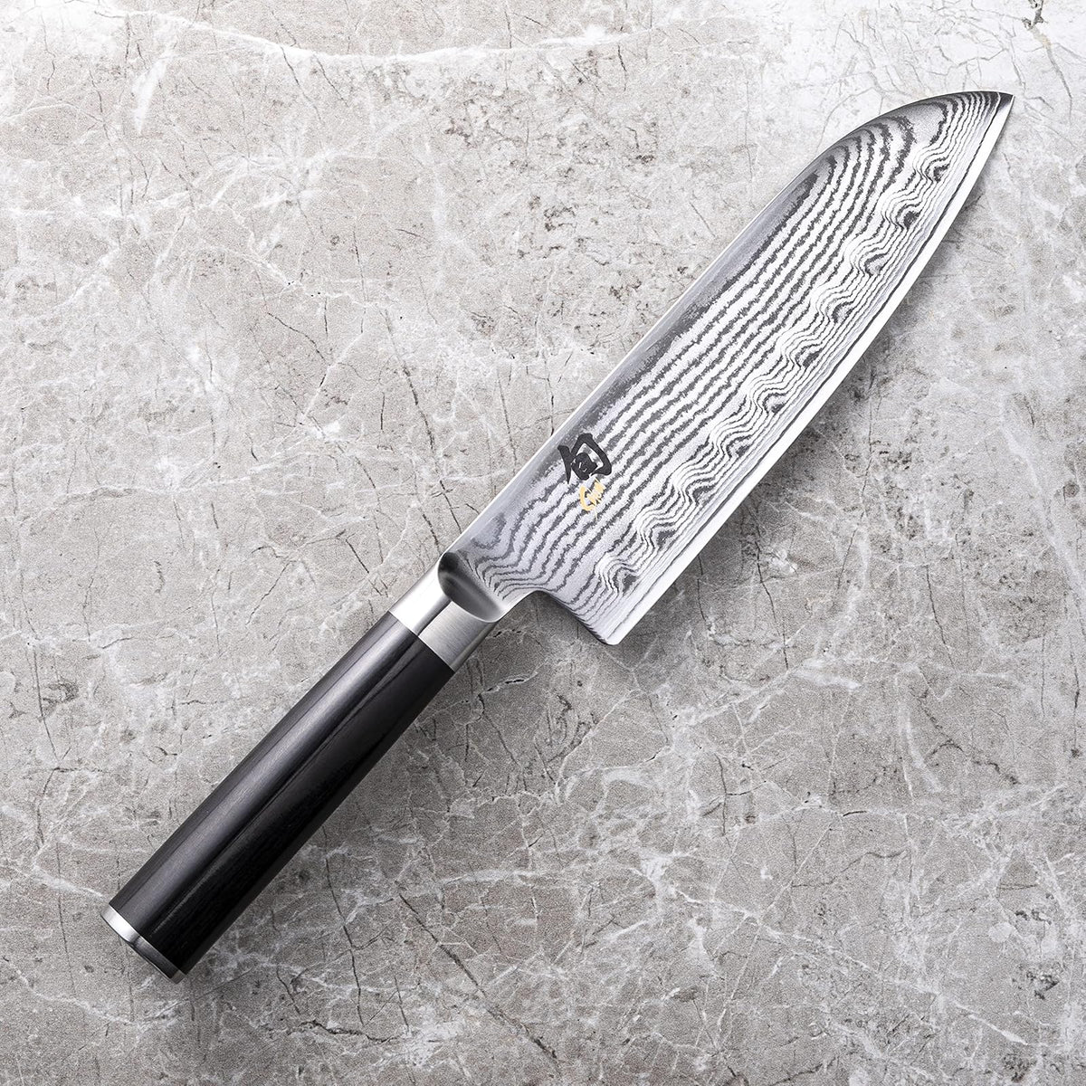 Shun Classic Cuchillo Santoku Multiusos VG-MAX 7" | Ebano Pakkawood, hendiduras suelo hueco, reduccion friccion, cortes suaves, hecho a mano Japon
