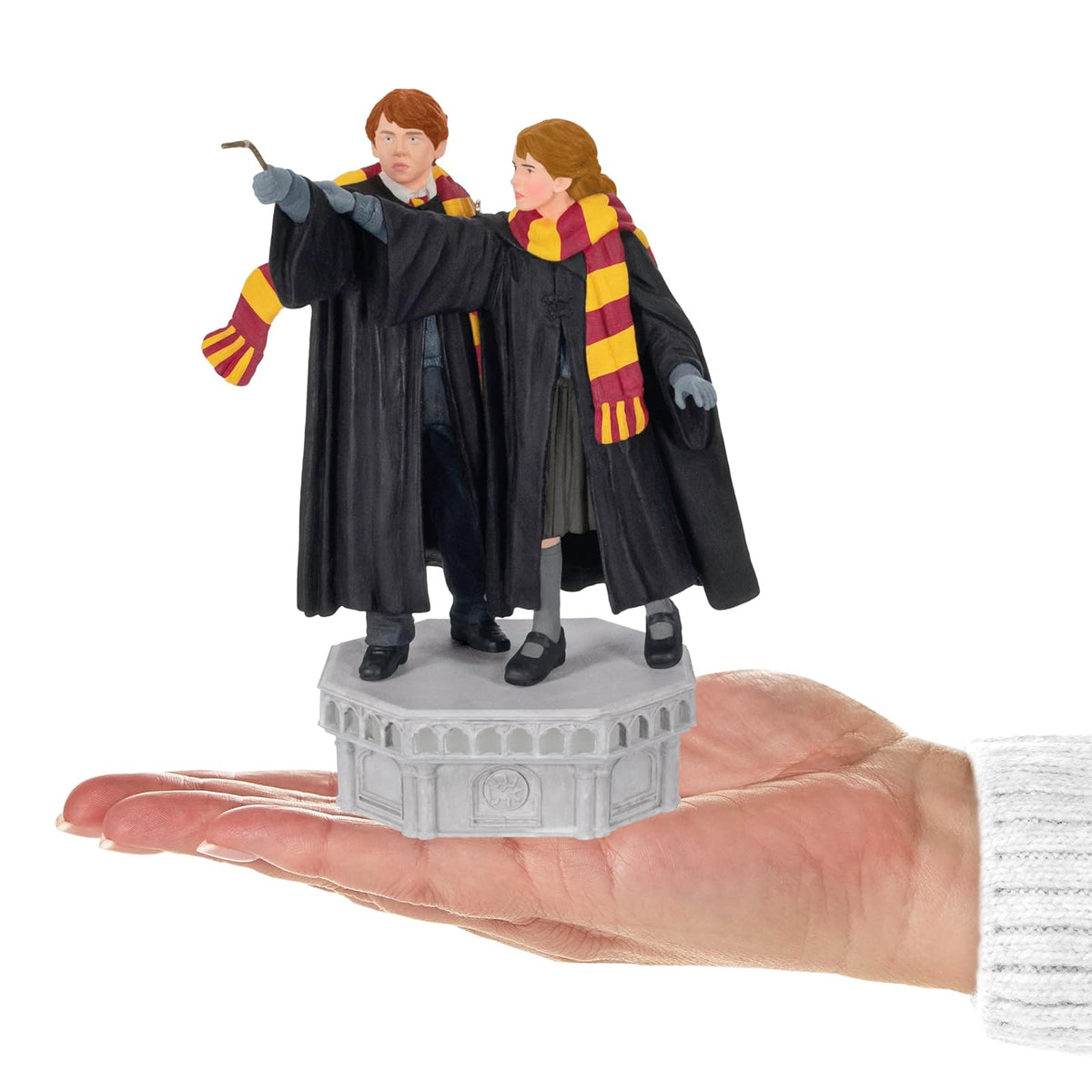 Hallmark - Adornos de Navidad de Recuerdo de Harry Potter y la colección de la Cámara de los Secretos Ron Weasley y Hermione Granger con luz y Sonido, Regalos para los Fans de Harry Potter