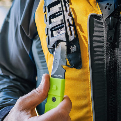 GEAR AID Akua - Cuchillo de paleta de punta roma con hoja dentada de 3 pulgadas y funda