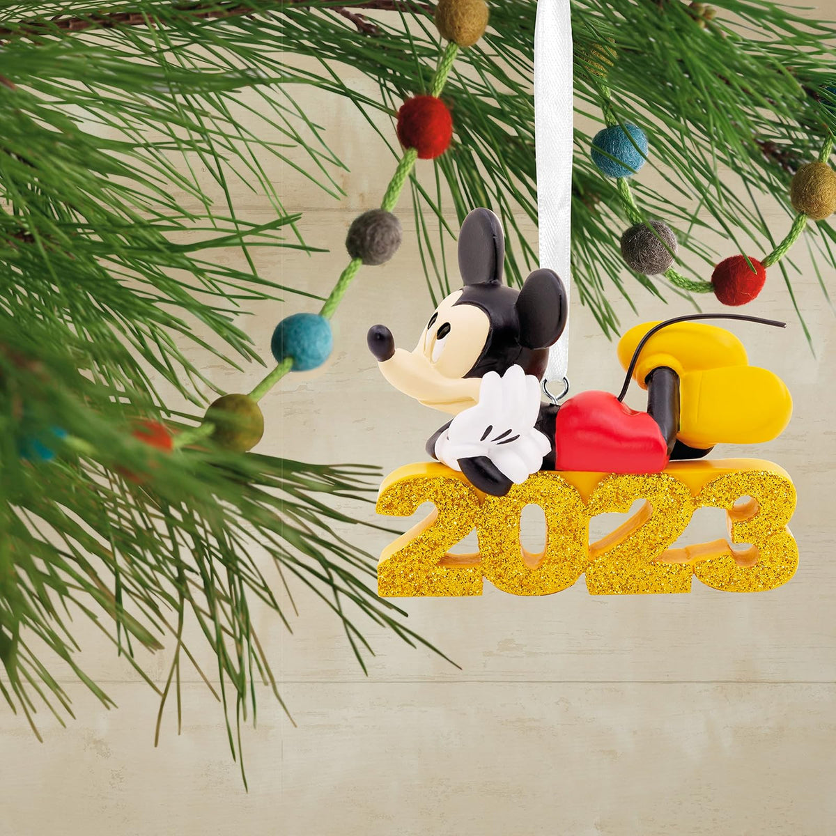 Hallmark Disney Mickey Mouse 2023 - Adorno navideño